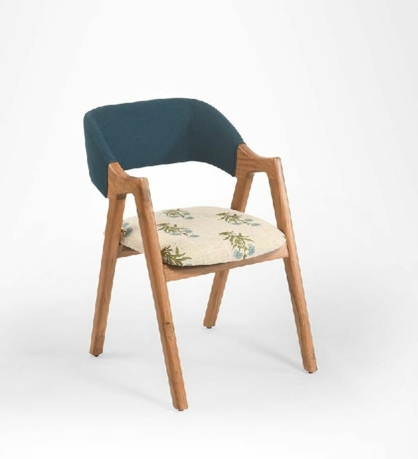 Pablo chair with acacia and upholestry
