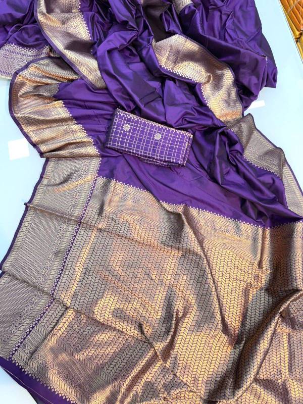 Soft silk saree with Pure Jari Border and Rich pallu