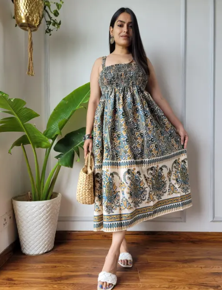 Stylish Women Dresses And Frocks