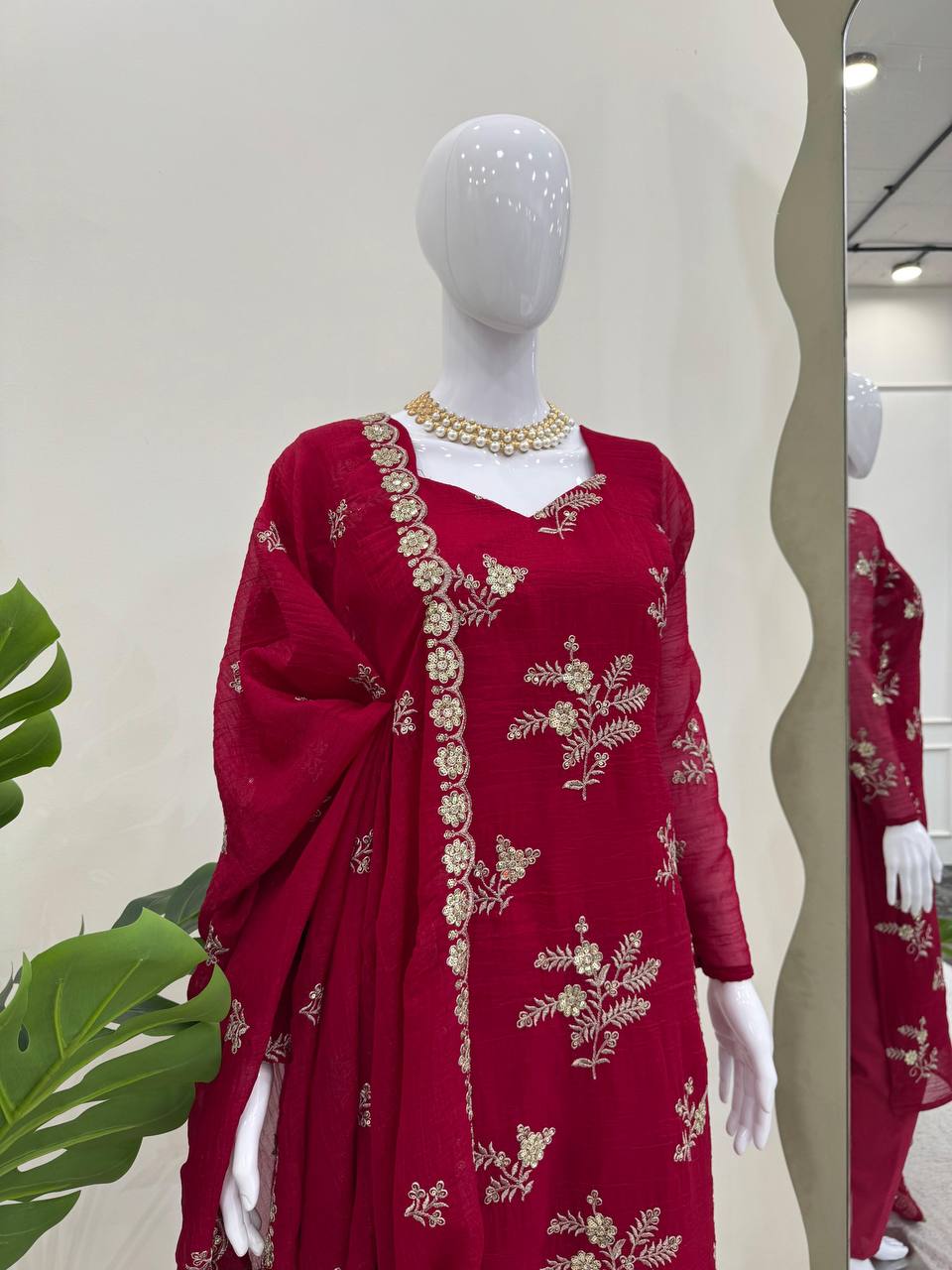 Exquisite three-piece ensemble featuring a crunchy silk Top dupatta and cotton pent