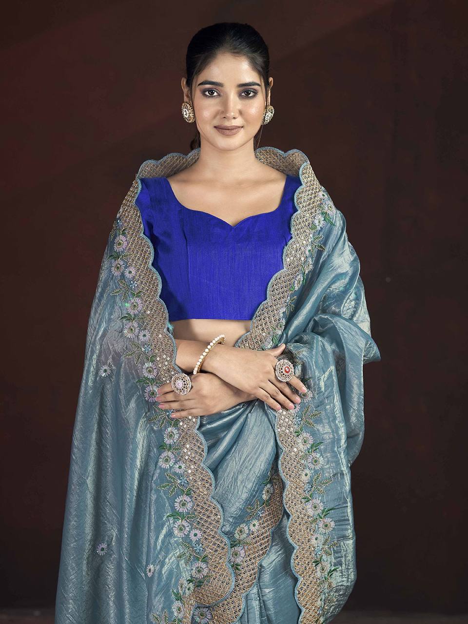 Exquisite Gold Crunchy Saree Featuring Beautiful Floral Embroidery