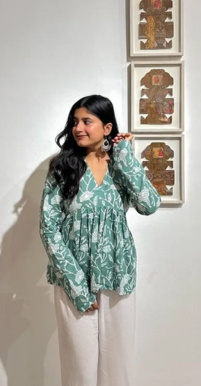 Women's V neck Mintgreen Top