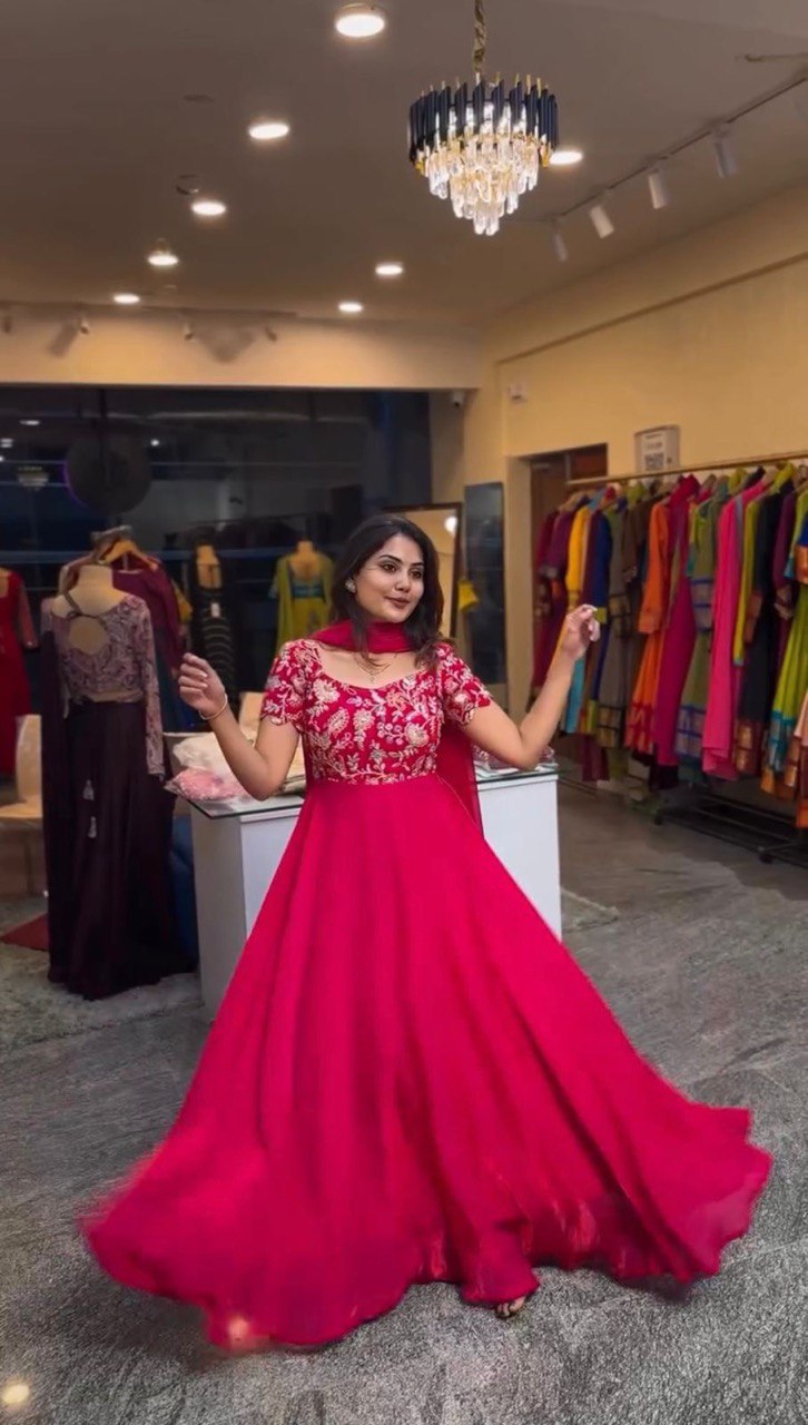 Luxurious Heavy Natural CrepTop, Pant, and Dupatta set.