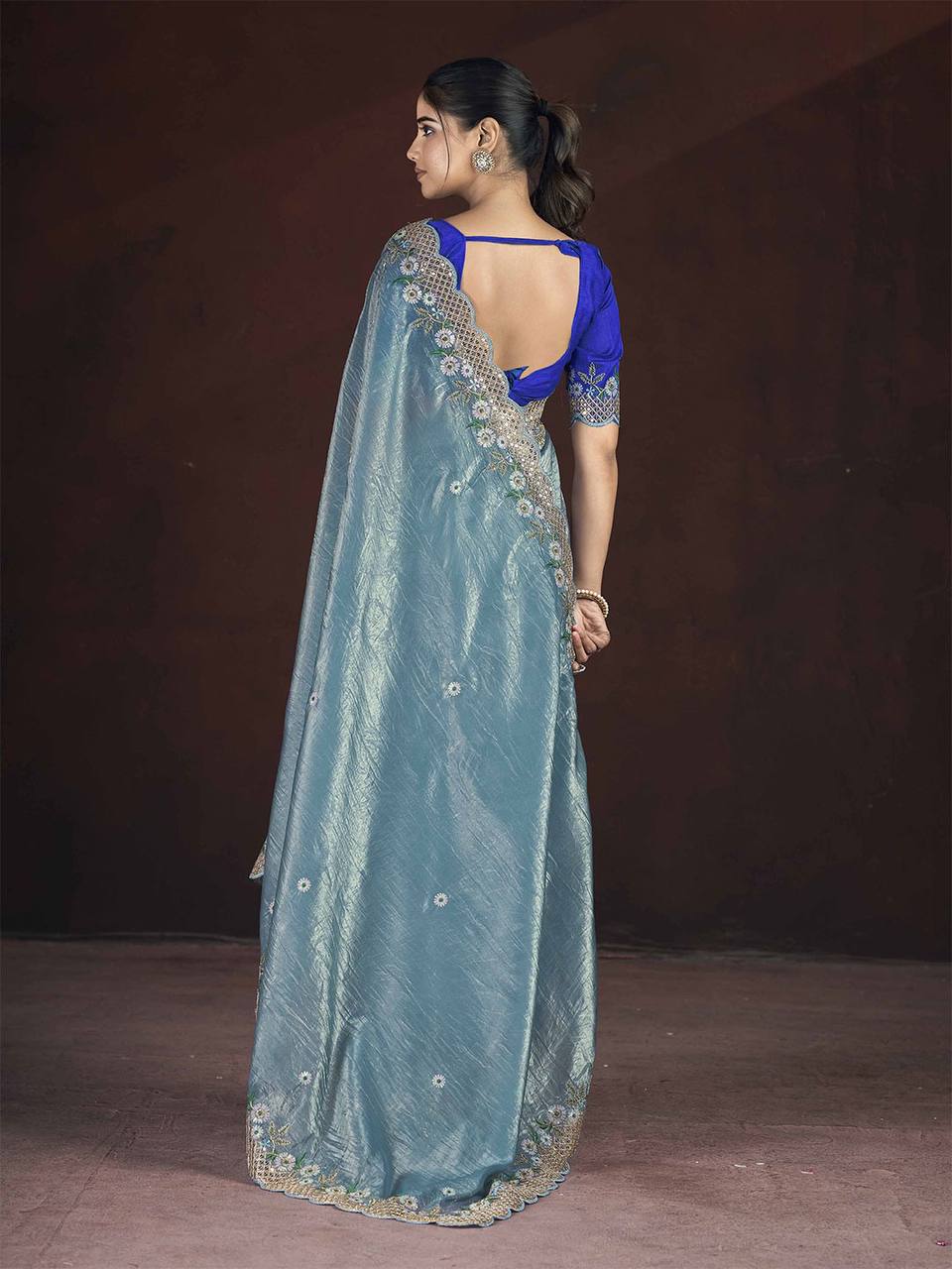 Exquisite Gold Crunchy Saree Featuring Beautiful Floral Embroidery